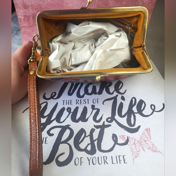 Patricia Nash Summer Roses Kiss Lock Wristlet EUC - Picture 3 of 14